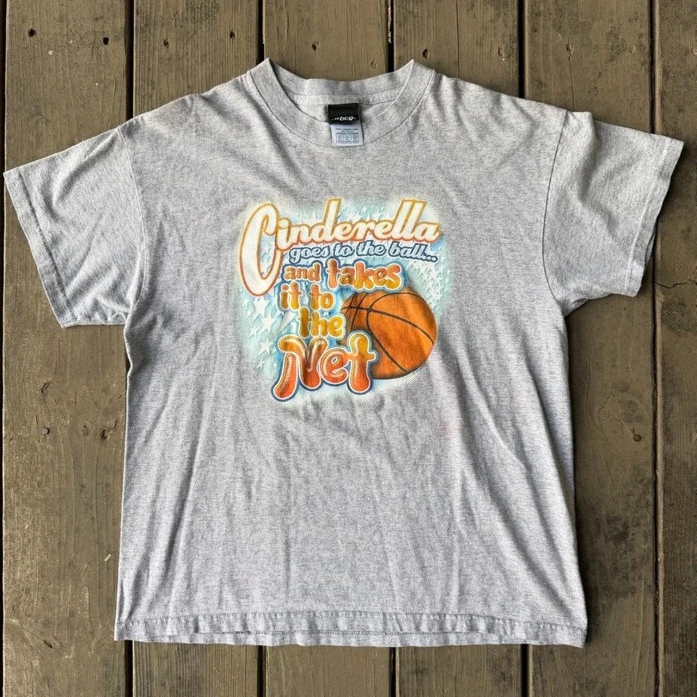 Vintage Y2K Cinderella Basketball Graphic T-Shirt Gray